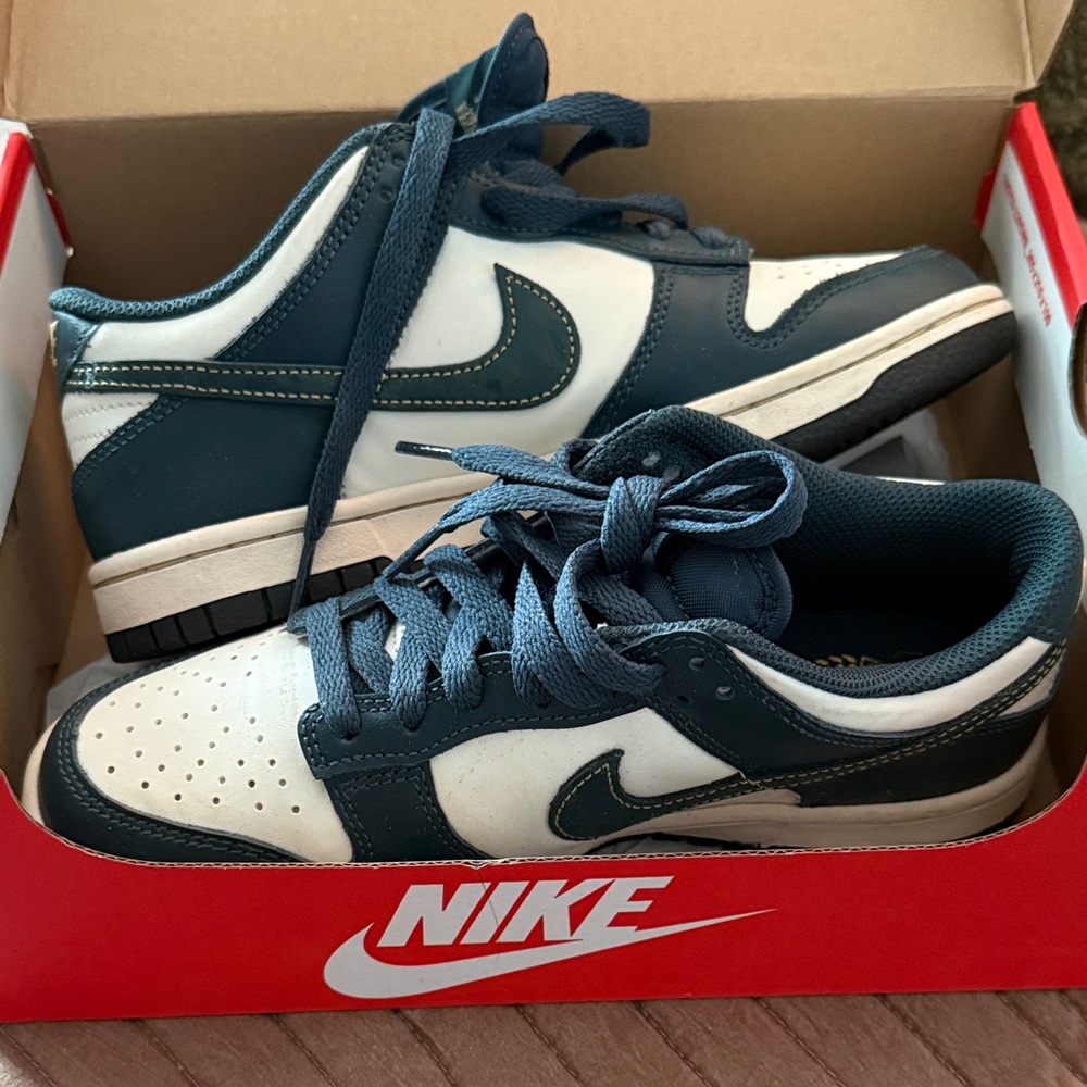 Nike Kids Sneakers in DEEP/jungle